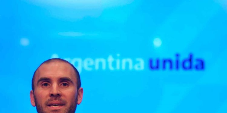 Deuda: la otra curva que la Argentina debe aplanar