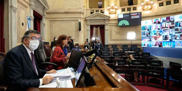 Cristina: virus y demonio