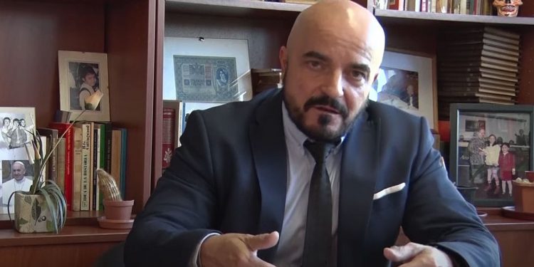 El PRO recusó al juez que pedía computadoras para estudiantes sin recursos