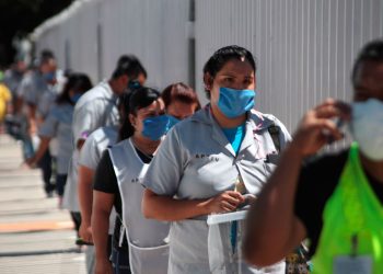 Los dilemas de México frente a su pico máximo de contagios