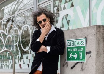 Eric Sadin: “Daremos menos instrucciones a las máquinas de las que recibiremos de ellas”
