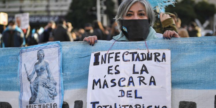 El peligroso contagio de los anti-todo