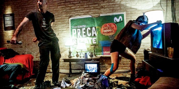 “Estamos en shock y manoteamos cualquier cosa que aparece en nuestro celular”