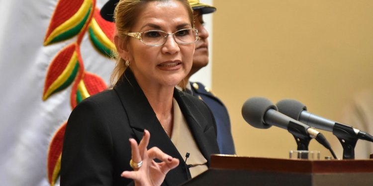 Bolivia, entre la postergación, la proscripción y el fraude