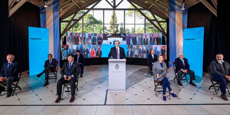 Las peleas oficiales o cuando Macri pide pochoclo
