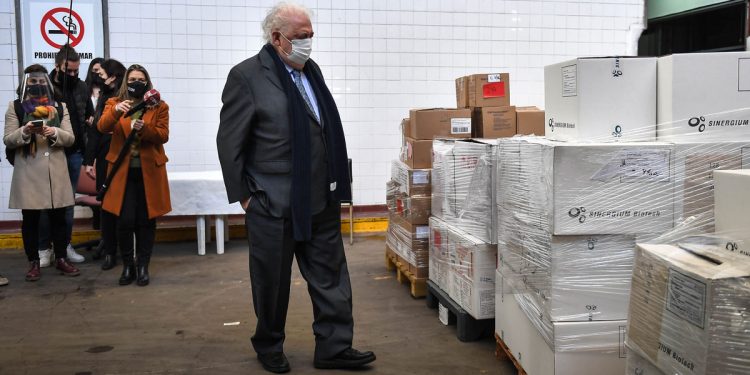 Encontraron abandonadas cuatro millones de vacunas que Macri nunca entregó