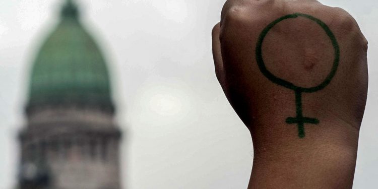 Human Rights: la vida y la salud estarán en riesgo si no legalizan del aborto