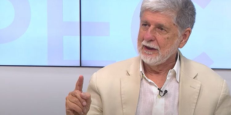 Celso Amorim: “Brasil vive una tormenta perfecta”