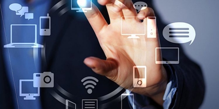 Encuesta: un 72% respalda el DNU del gobierno sobre internet, telefonía y TV paga