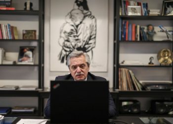 Alberto Fernández felicitó a Putín, en medio de las críticas de occidente a la vacuna rusa