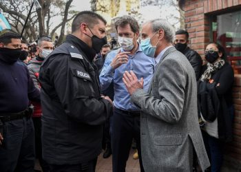 Fuerte repudio a la protesta de policías armados alrededor de la Quinta de Olivos