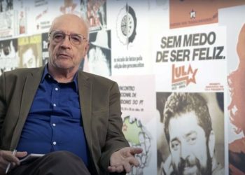 Sader: “Brasil acumula una crisis económica, social, política y de salud pública”