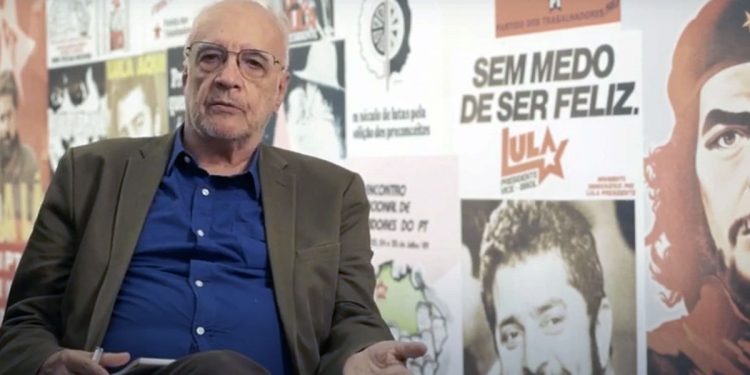 Sader: “Brasil acumula una crisis económica, social, política y de salud pública”