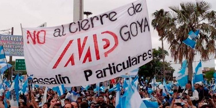 El falso éxodo de empresas y la increíble amnesia del macrismo