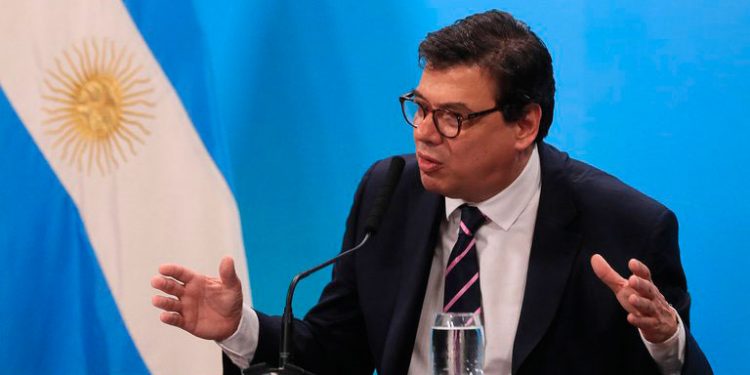 Moroni: “Clarín se olvida de hacer comparaciones”