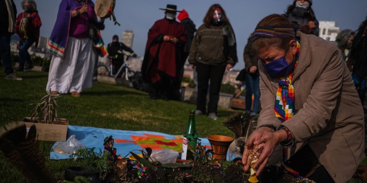 Día del Genocidio Indígena: nunca nadie pensó besarte los pies