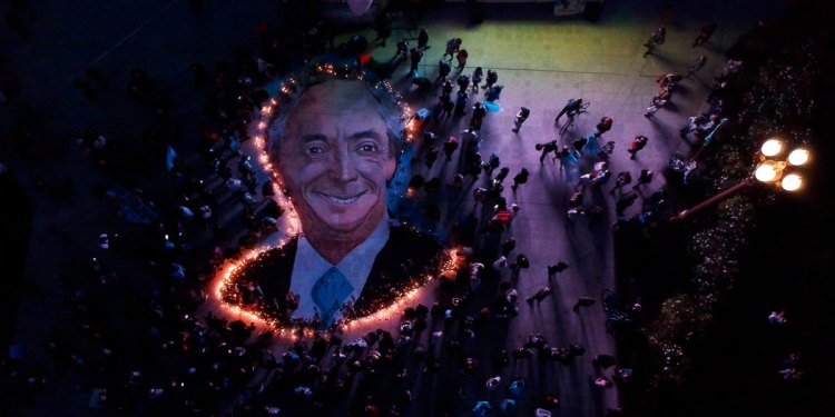 Caravanas, mil flores y las mejores fotos del homenaje a Néstor