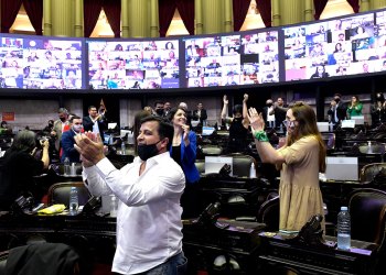 Media sanción al proyecto de Ley de Aporte Solidario y Extraordinario