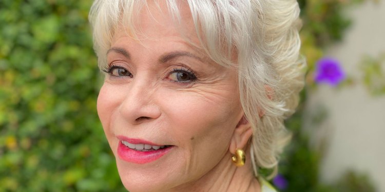 Isabel Allende: “El feminismo es sublevarse contra un sistema que oprime no sólo a las mujeres”