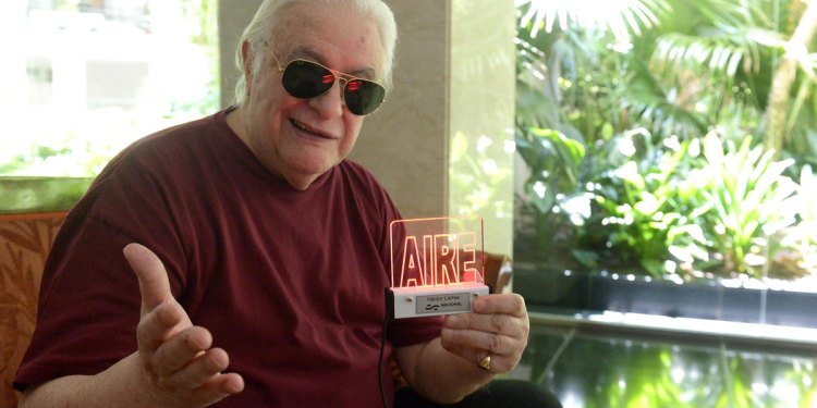 La radio ya empezó a extrañar a Larrea