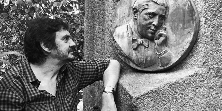 Pigna: “El repertorio de Gardel tiene mucho tango social”