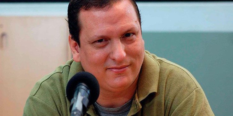 Brienza: “En la poesía busco una simbolización del pasado más íntimo”
