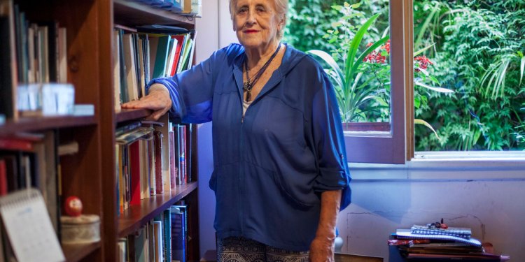 La biografía que faltaba de Stella Calloni