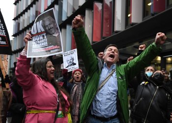 La Justicia británica rechazó la extradición de Julián Assange