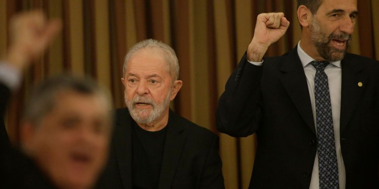 Lula: “Hoy estoy suelto, pero no estoy libre”