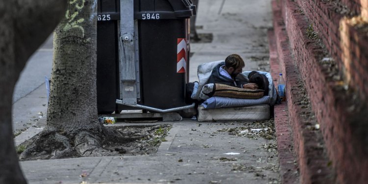 Nada por aquí, nada por allá