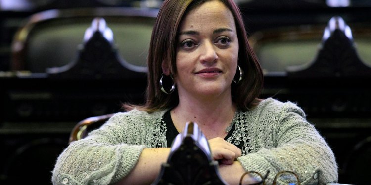 Cecilia Moreau: “Hay que terminar con el chantaje de los medios y de la oposición”