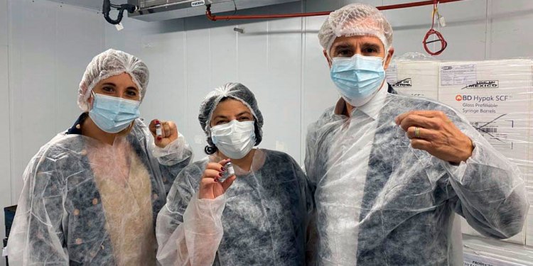 Un gran anuncio, una gran esperanza: la vacuna Sputnik V empezó a producirse en la Argentina