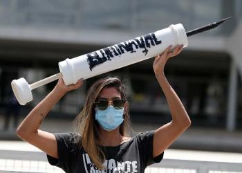 Desconfiar o reventar: Brasil rechazó la Sputnik V y esa misma semana recibió el primer lote de Pfizer