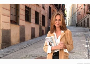 María Dueñas: “La visita de Evita fue la gran noticia que los españoles recibimos durante años”