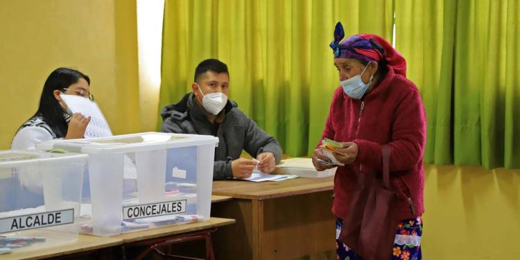 Elecciones en Chile: dura derrota de los candidatos de Piñera