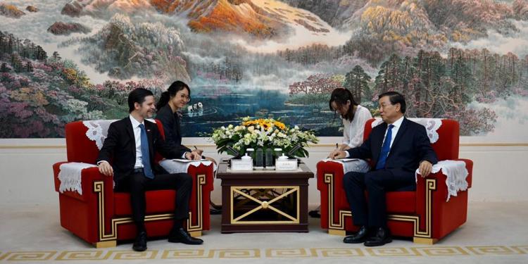 Vaca Narvaja en Sichuan: abrirán un consulado en una provincia china que duplica la población de Argentina