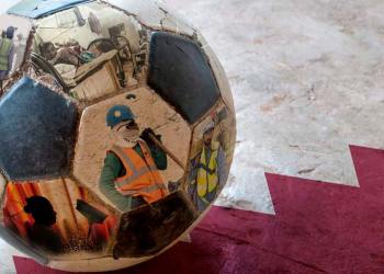 La pelota de Qatar 2022, manchada de sangre y muerte