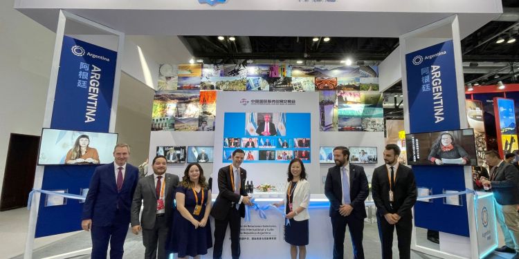 Siete ministerios y más de 120 empresas de la Argentina en Beijing