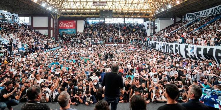 Máximo: “Tenemos que dar la pelea de la mano de nuestra gente”