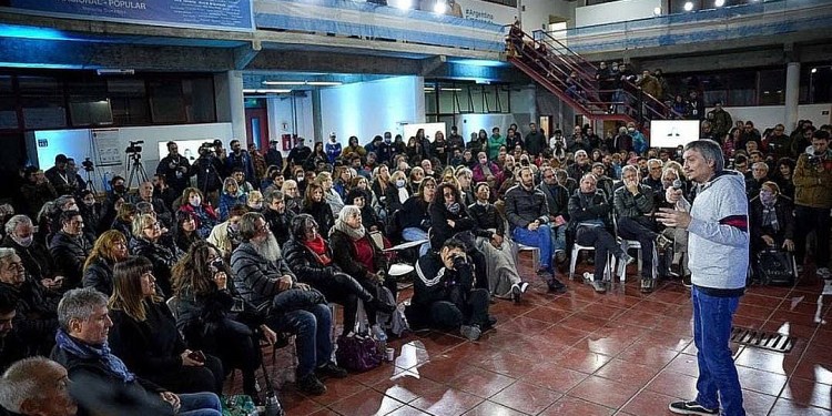 Máximo y el off de Kulfas