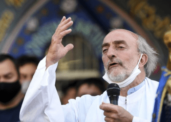 La advertencia de los curas