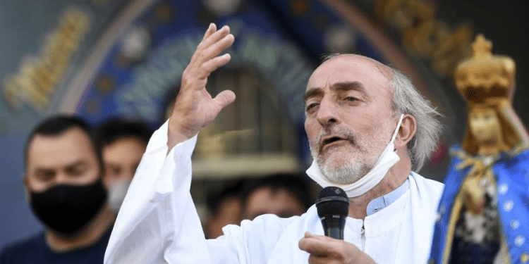 La advertencia de los curas