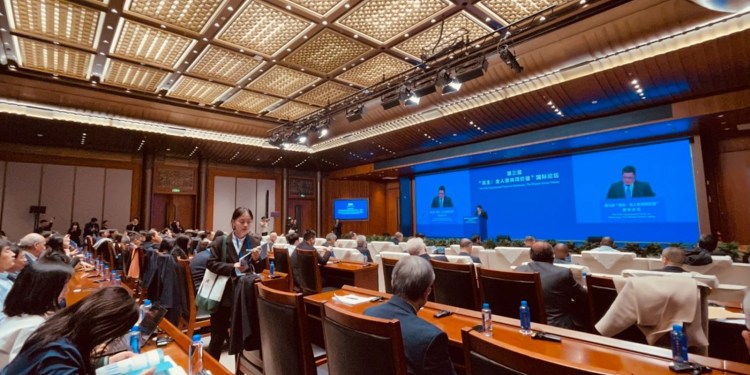 “La democracia es un valor común de toda la humanidad”