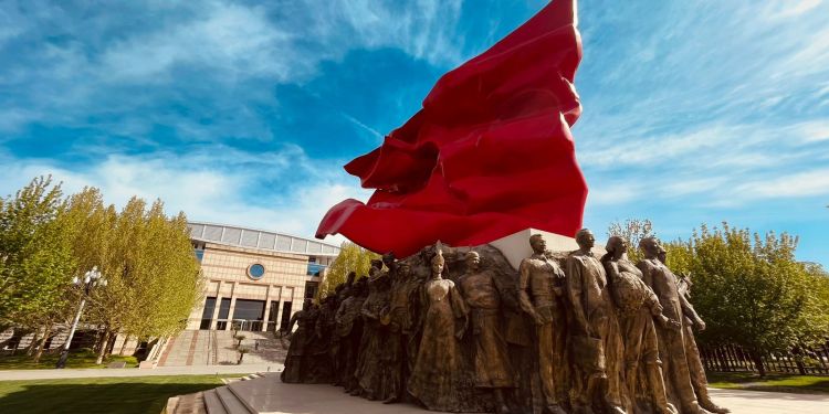 Xie Chuntao: “En China la democracia no sirve al capital, sino al pueblo”