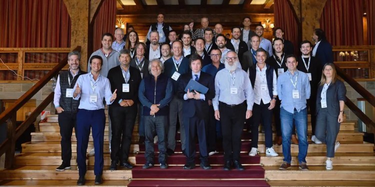 Recetas de ayer y hoy: De la dictadura a los grupos económicos en tiempos libertarios