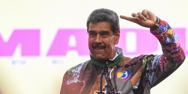 Maduro convocará al diálogo nacional en Venezuela