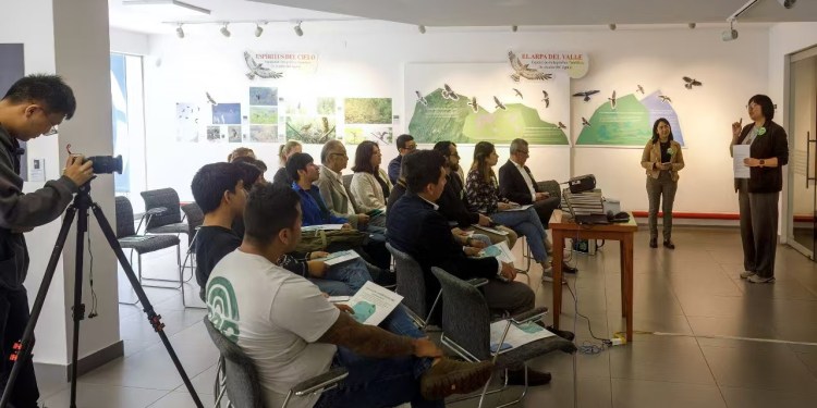 “La ciudad del águila” sobrevuela Lima