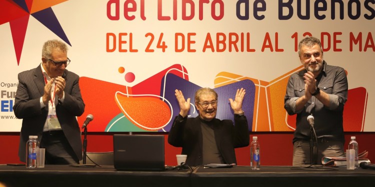 Contraeditorial y Víctor Hugo en la Feria del Libro