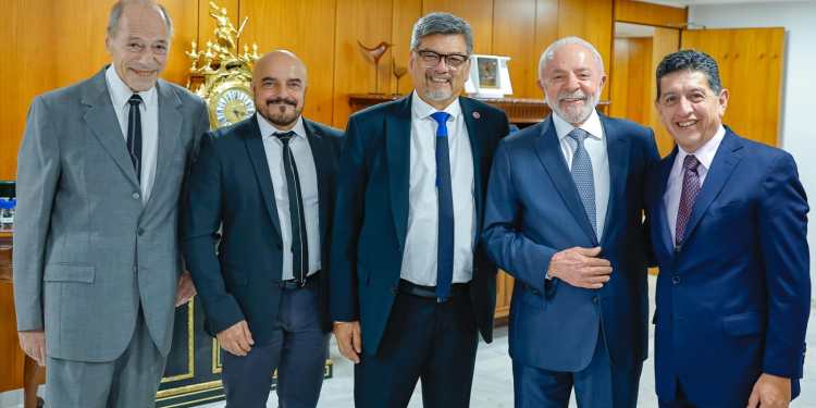 Lula y jueces argentinos destacaron el legado de Francisco