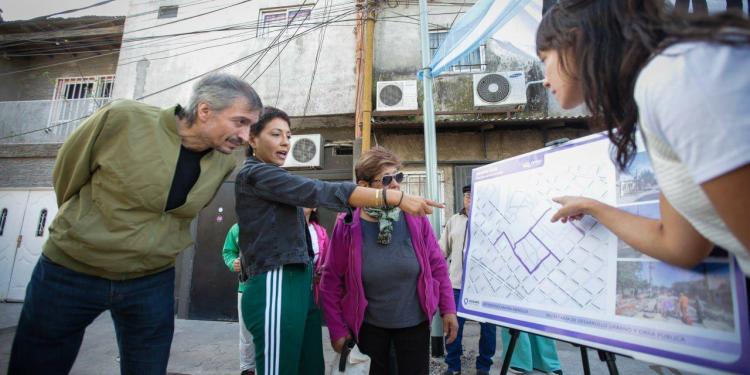 Obras para los vecinos de Villa Itatí, a pesar de Milei